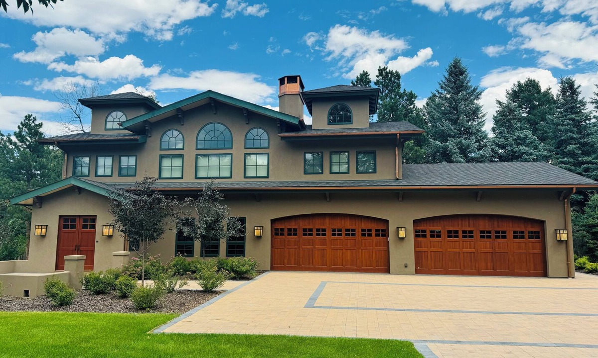 Broadmoor House | Luxury, spacious carriage house walking distance to the Broadmoor Hotel.