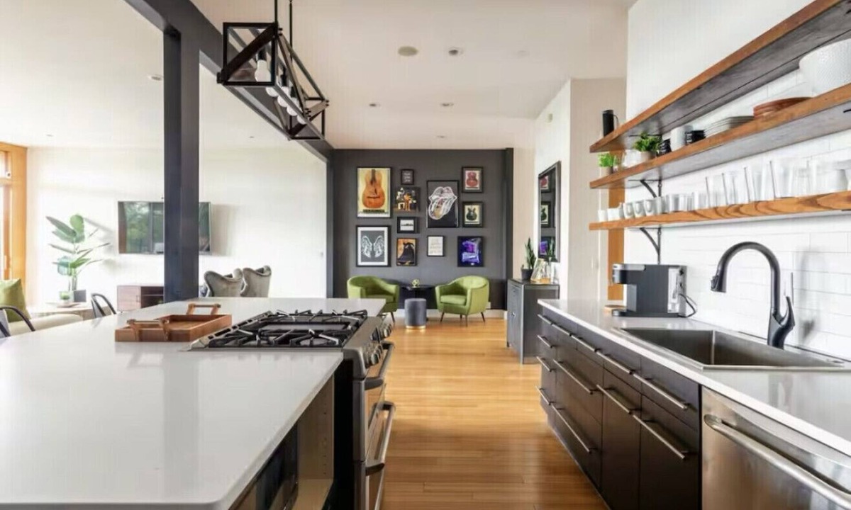 Katie Hill Neighborhood House | Luxury Stay w/Large Rooms & Blackout Curtains