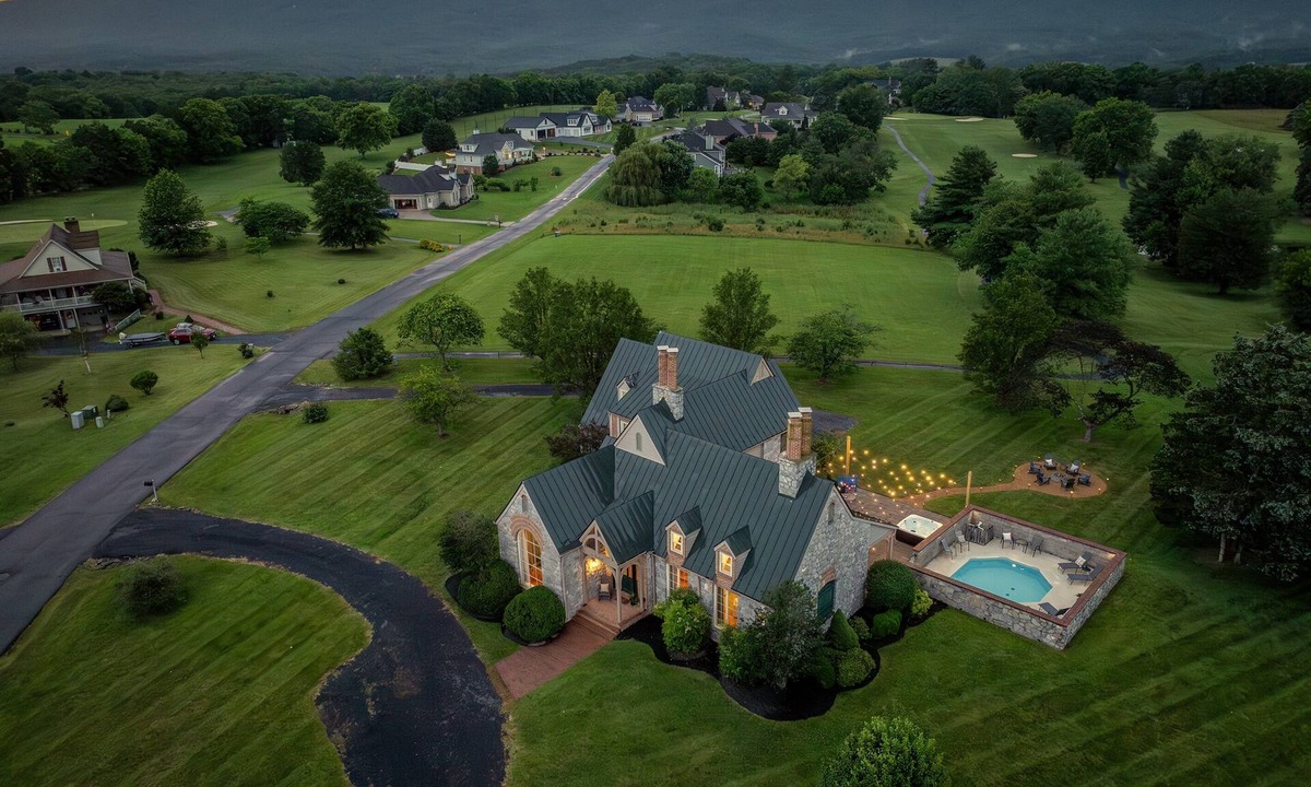 Luray House | Luxury Stone House – Pool Open, Hot Tub & Views
