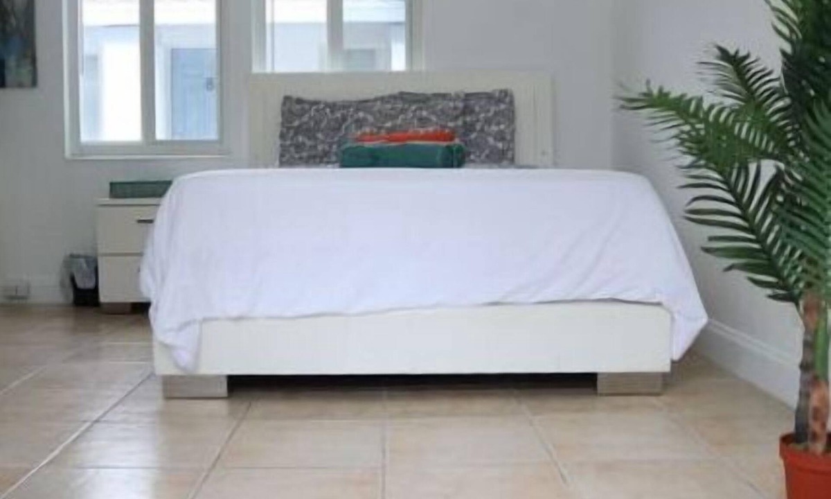Palm Beach Shores Hotel | Luxury Studio/Prime Singer Island