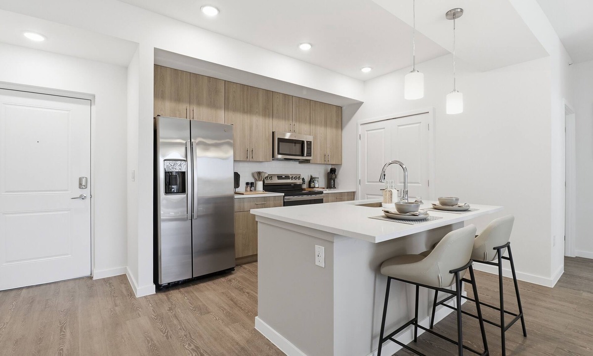 Diplomat Apartment | Luxury Studio apt in Cape Coral/Ft Myers FL!