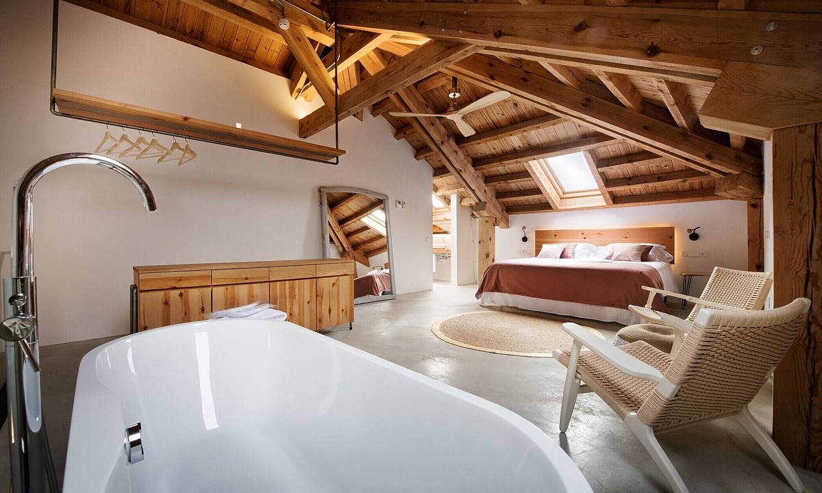 Abarca de Campos Apartment | Luxury Suite Cascada de la Esclusa in Palencia with Wi-Fi