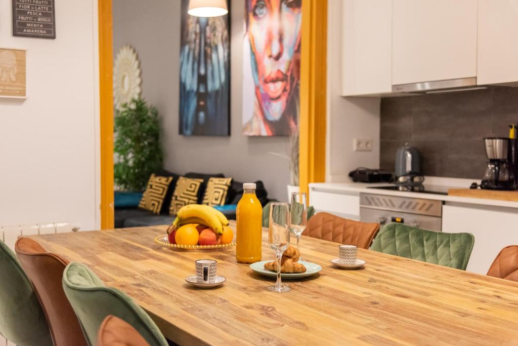 Embajadores Apartment | Luxury Suite - Prime Location