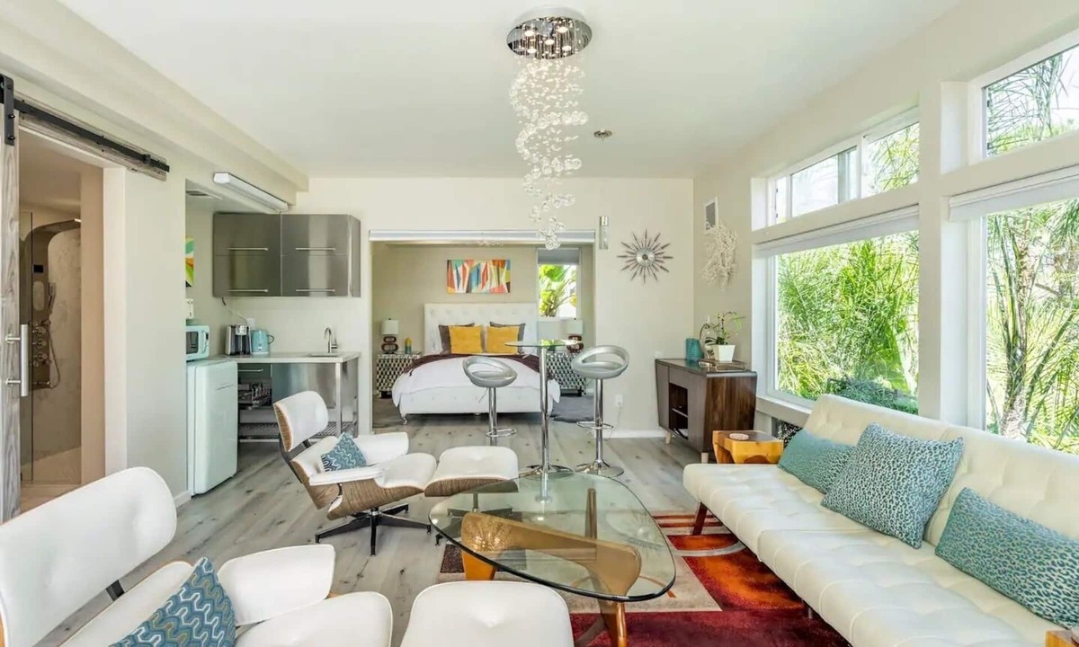San Rafael Apartment | Luxury Suite w/Views – Spacious, Quiet, Prime Location