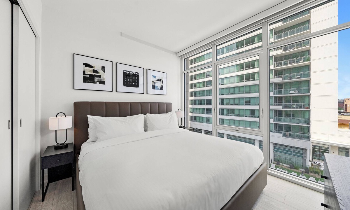 West Loop Hotel | Luxury Suites in Chicago's West Loop – Modern Comfort Meets Vibrant City Life