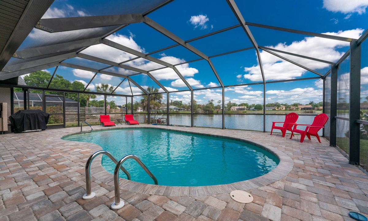 Port Charlotte Villa | Luxury sun-drenched and private waterfront pool villa