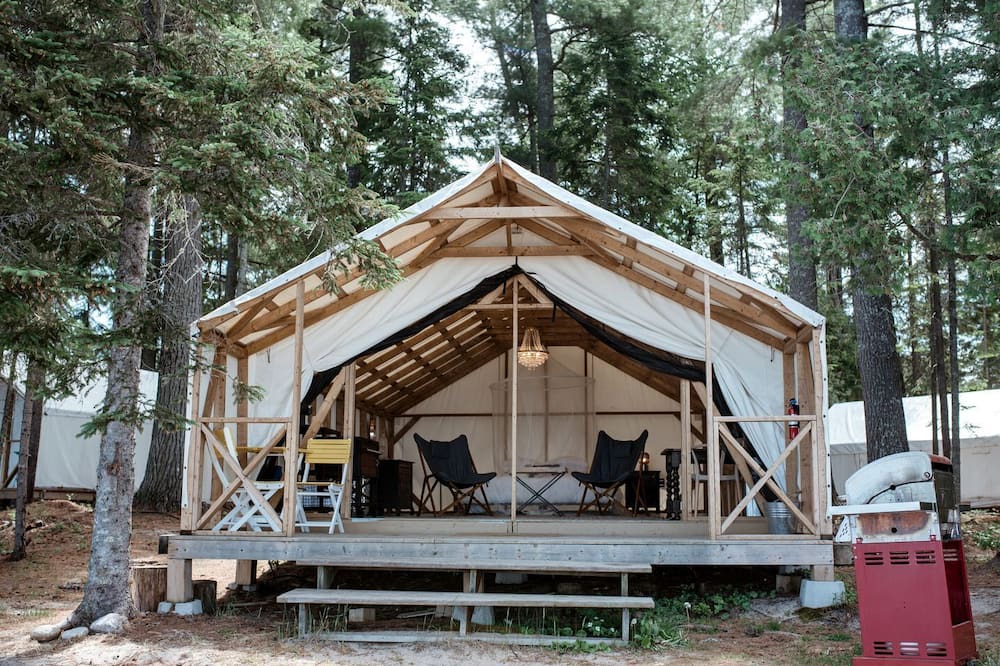 Strong House | Luxury Tent Rental for Unique Romantic Getaway in Sundridge, Ontario
