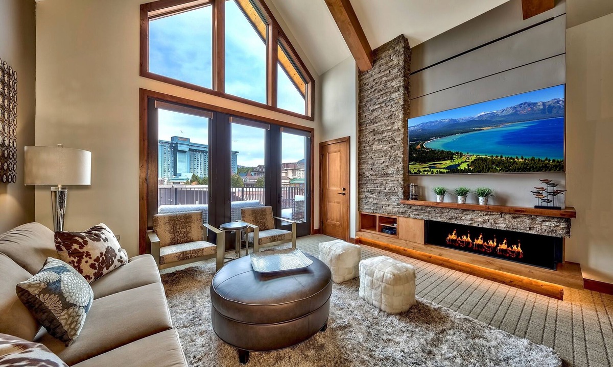 Lakeside Park Condo | Luxury Three Bedroom Residence steps from Heavenly Village