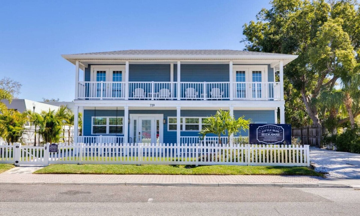 Downtown Dunedin House | Luxury Tiny Home 2 Bed 1 Bath Unit A `Sunny`