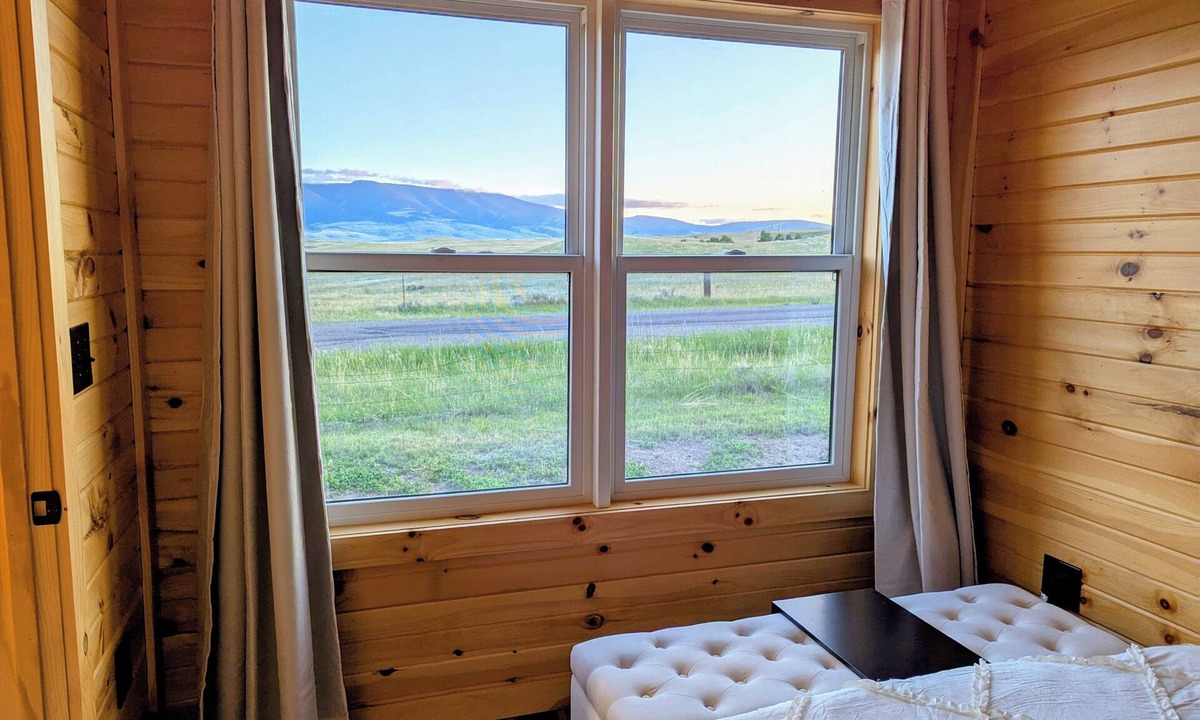 Livingston Cabin | Luxury Tiny Home w/Beautiful MT Views