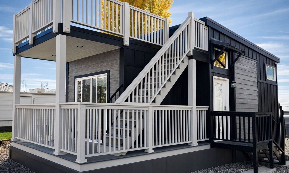 Page House | Luxury Tiny Homes - Deluxe King Room