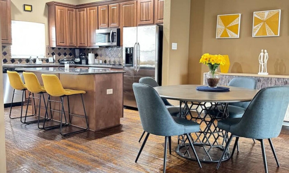 Legacy Park House | Luxury Town House at Legacy Shops