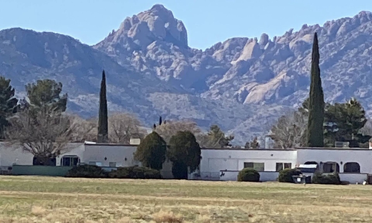 Pearce House | Luxury townhome nestled in the foothills of the historic Cochise Stronghold