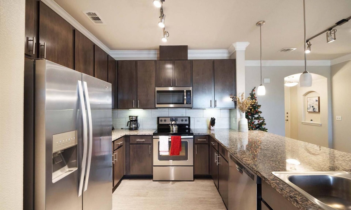 McNeil Apartment | Luxury Townhome Pool North Austin Evonify