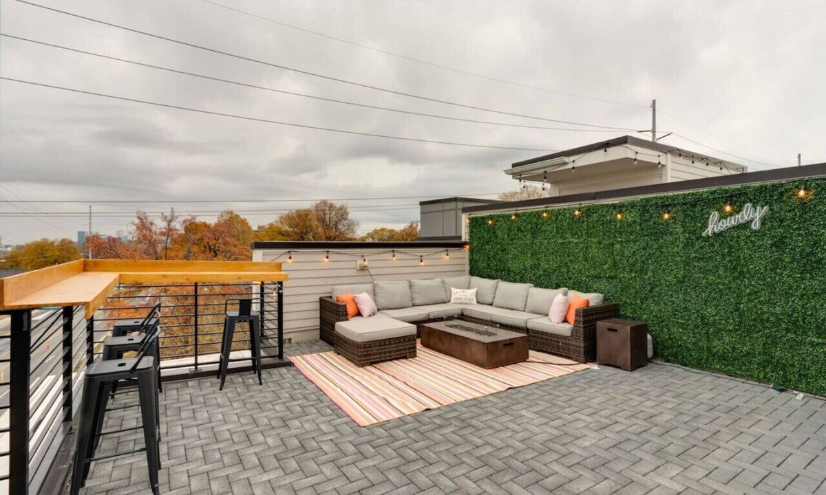 Edgehill Villa | Luxury Townhome! Rooftop/Game Room! Near Broadway!