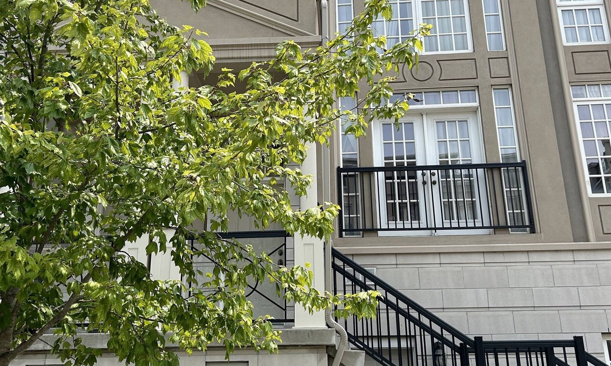 Unionville House | Luxury Townhouse in downtown Markham