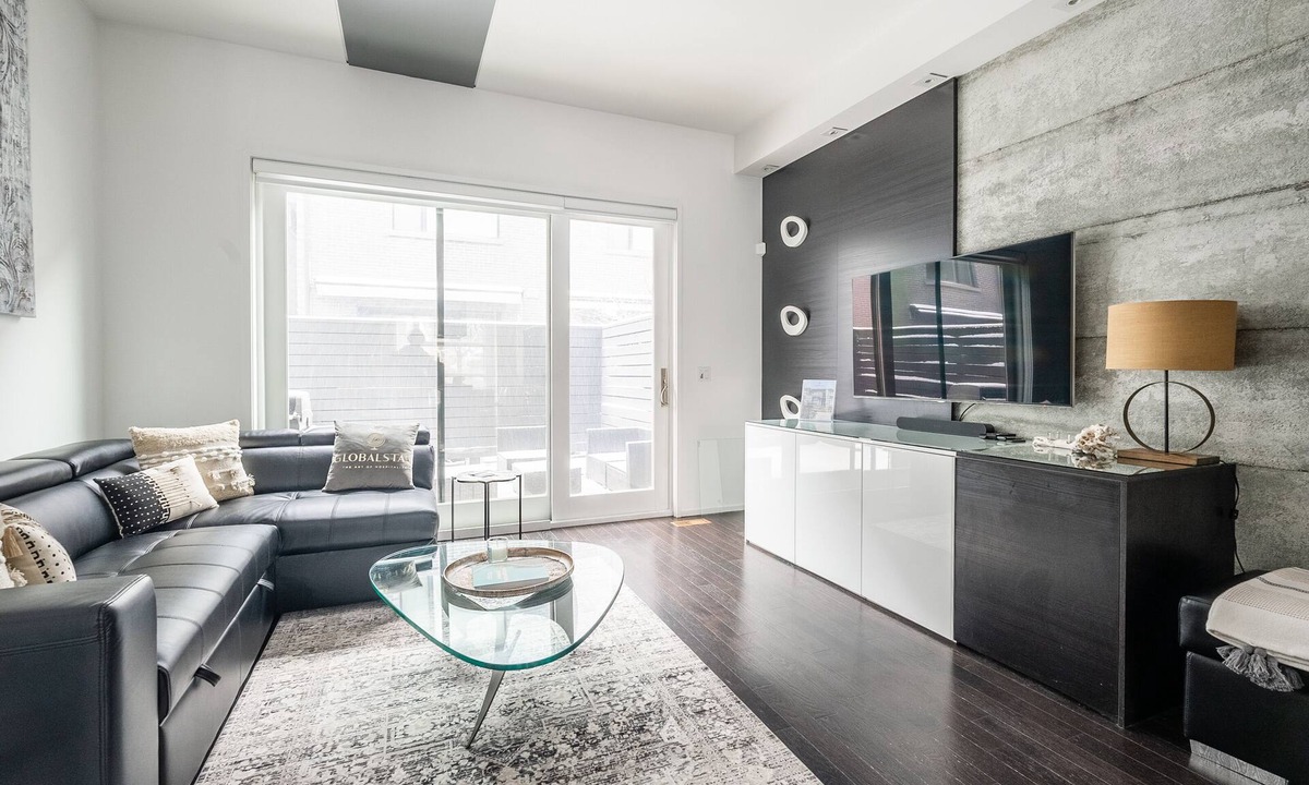 Little Italy Apartment | Luxury Townhouse in Downtown Toronto