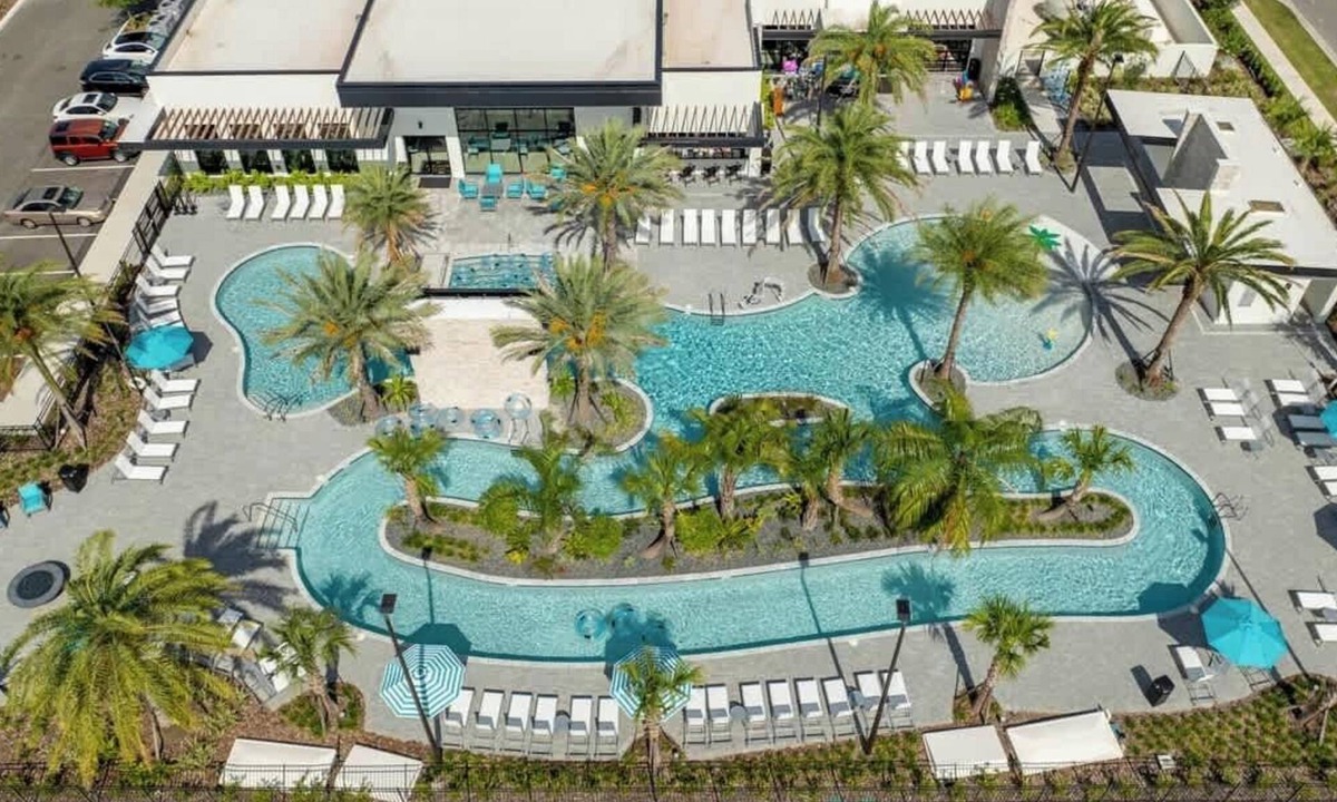Florida Central Atlantic Coast House | Luxury Townhouse Near Universal At Paradiso Grande