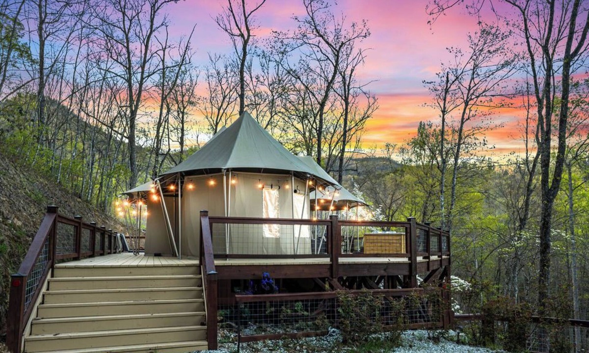 Cherokee Cabin | Luxury Treetop Safari Tent, Hot Tub, Firepit, Deep Creek, Smoky Mountain NP