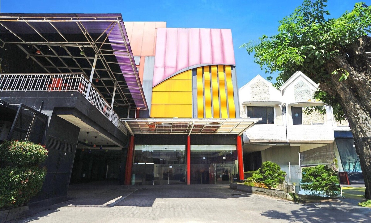Malang House | Luxury Triple Suite W/Free WiFi and Parking