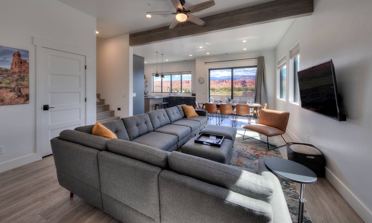 Moab South Valley House | Luxury twin home. Beautiful views. Private hot tub. Covered outside patio.