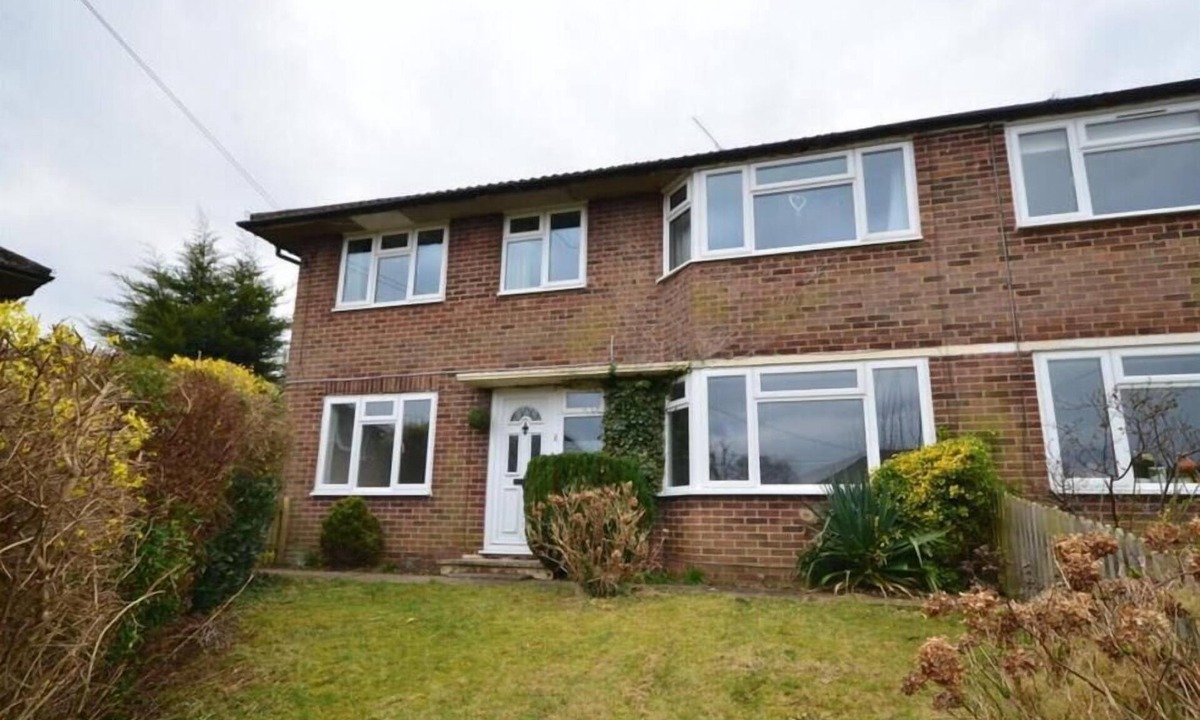 Farnham Apartment | Luxury Two Bed Deluxe Maisonette