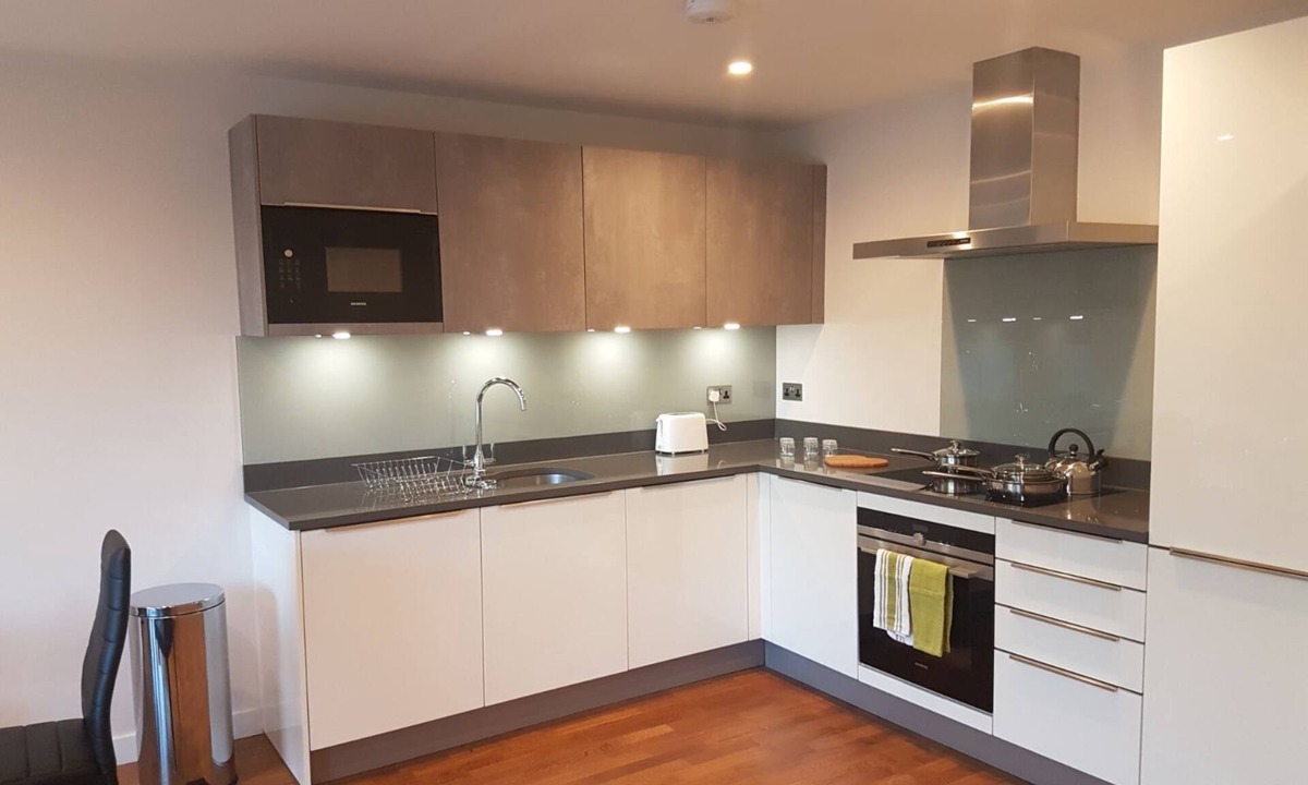 Brixton Hill Apartment | Luxury Two Bedroom Apartment