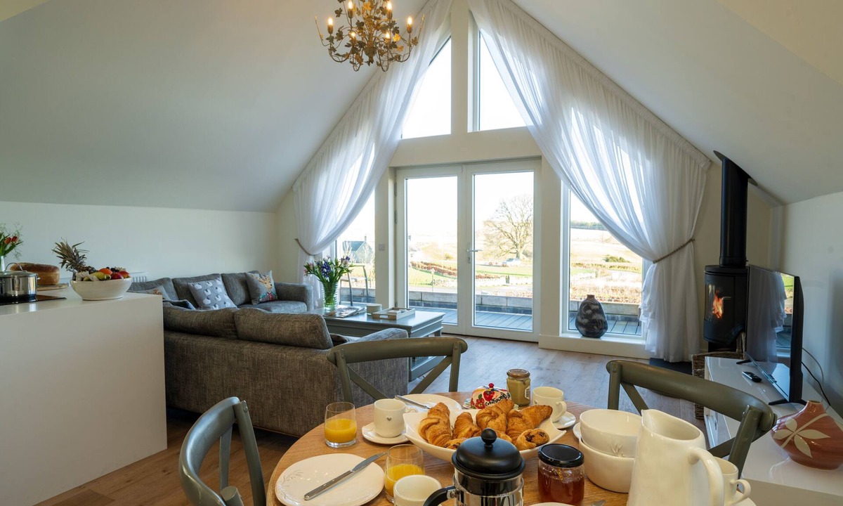 Murthly Cottage | Luxury two Bedroom Converted Steading