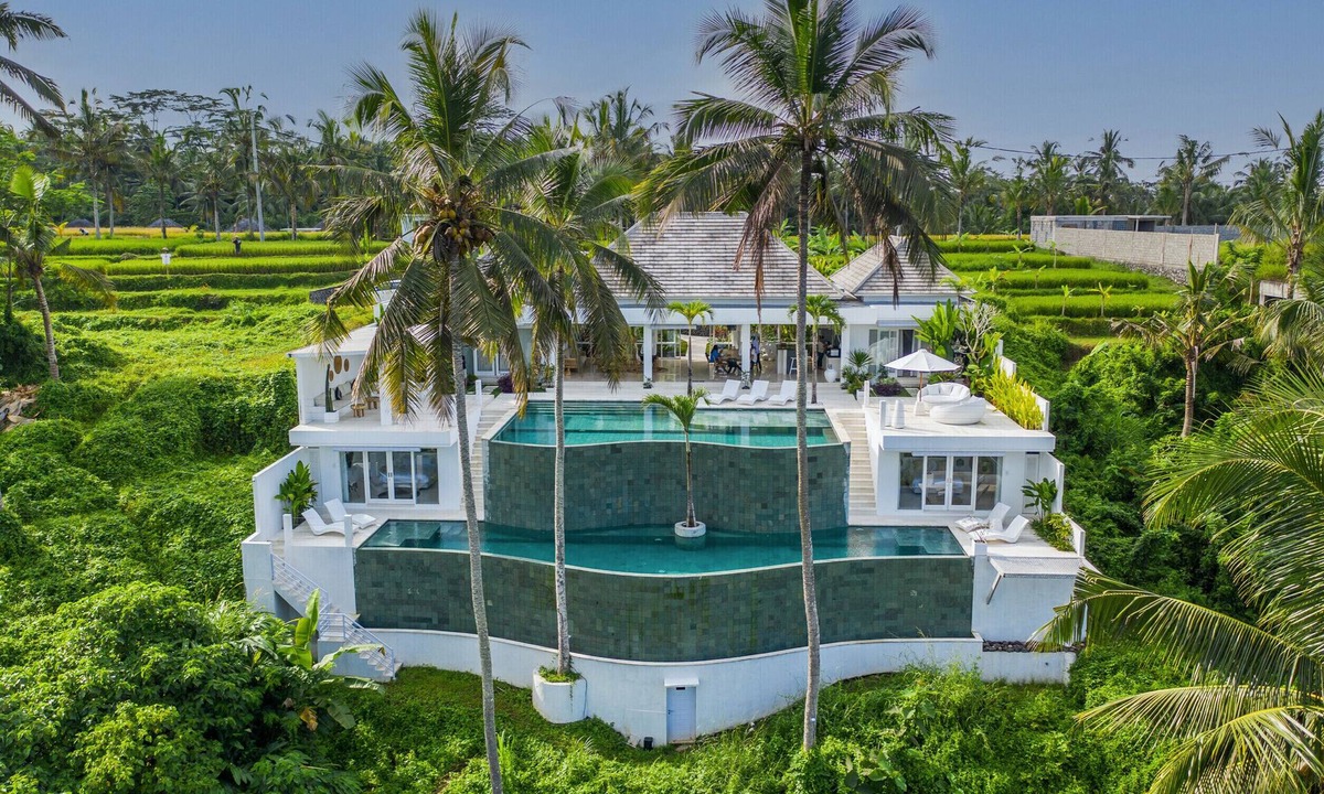 Pejeng Kawan Villa | Luxury Ubud 4BDR Villa 2 Infinity Pools Jungle View