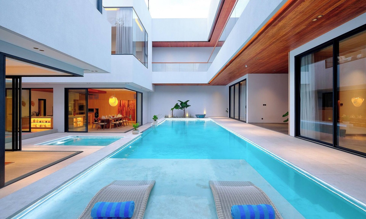 Jimbaran Bay Villa | Luxury Ultramodern Beachside 6BR Pool Villa