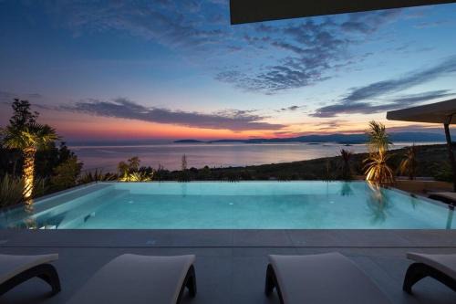 Postup Villa | Luxury & Unique Villa Bevel House with sea view