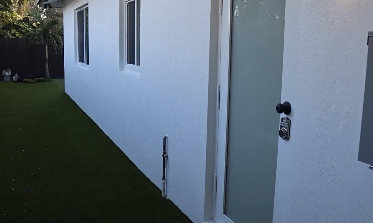 Margate Apartment | Luxury Unit A