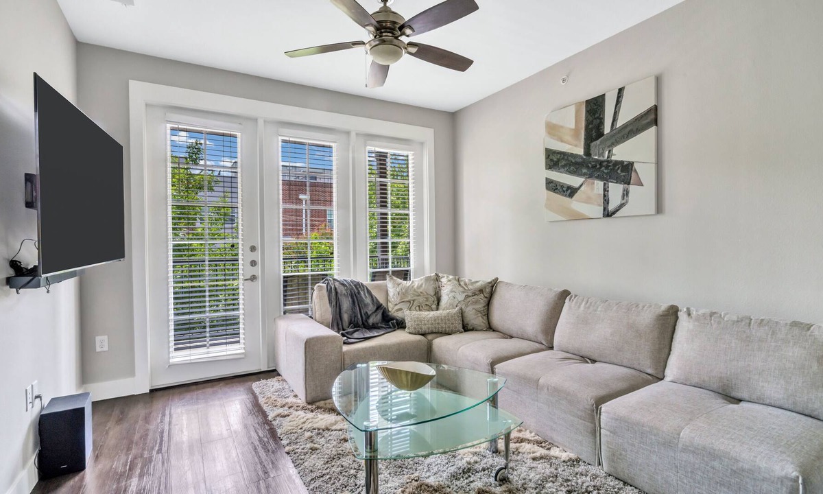 Oak Lawn Apartment | Luxury Uptown Dallas Apartment ★ 1BR Apt | 10 mins from Downtown