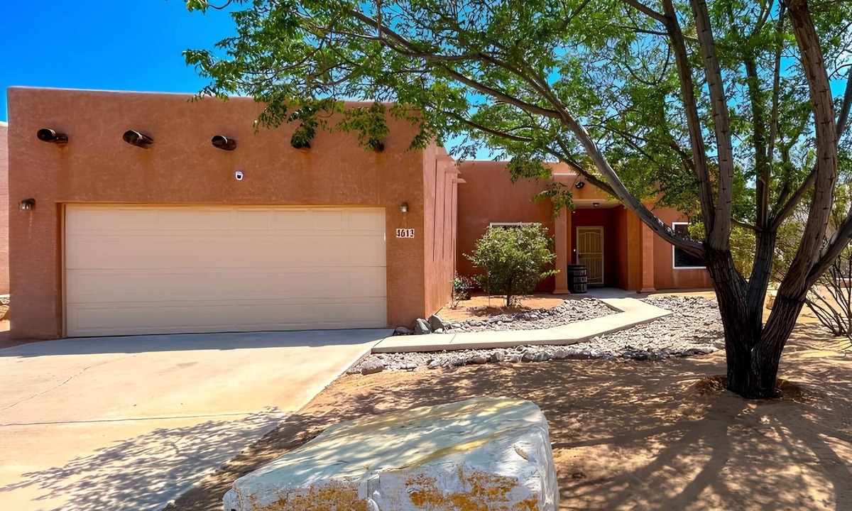 Las Cruces House | Luxury Vacation Rental