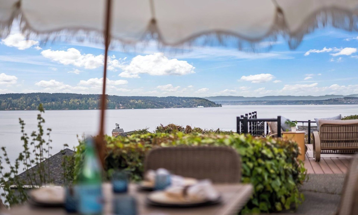 Gig Harbor House | Luxury View Home, Walk to Downtown Gig Harbor