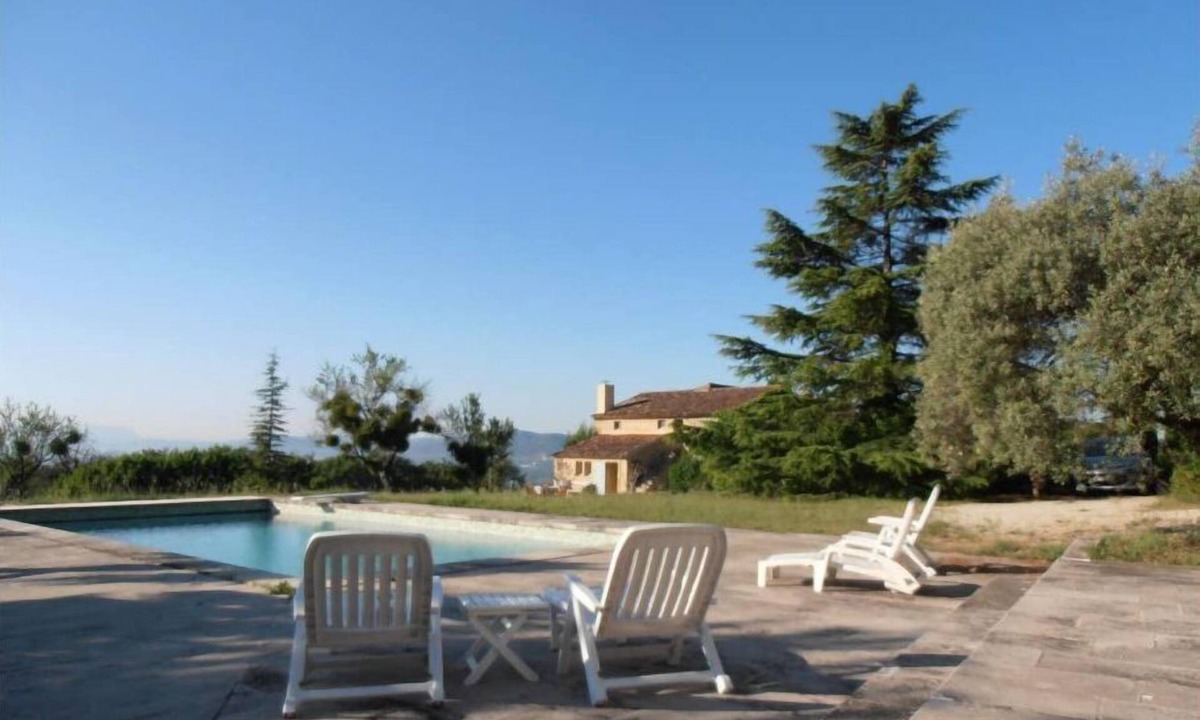Cadenet House | Luxury, views & privacy in Provence