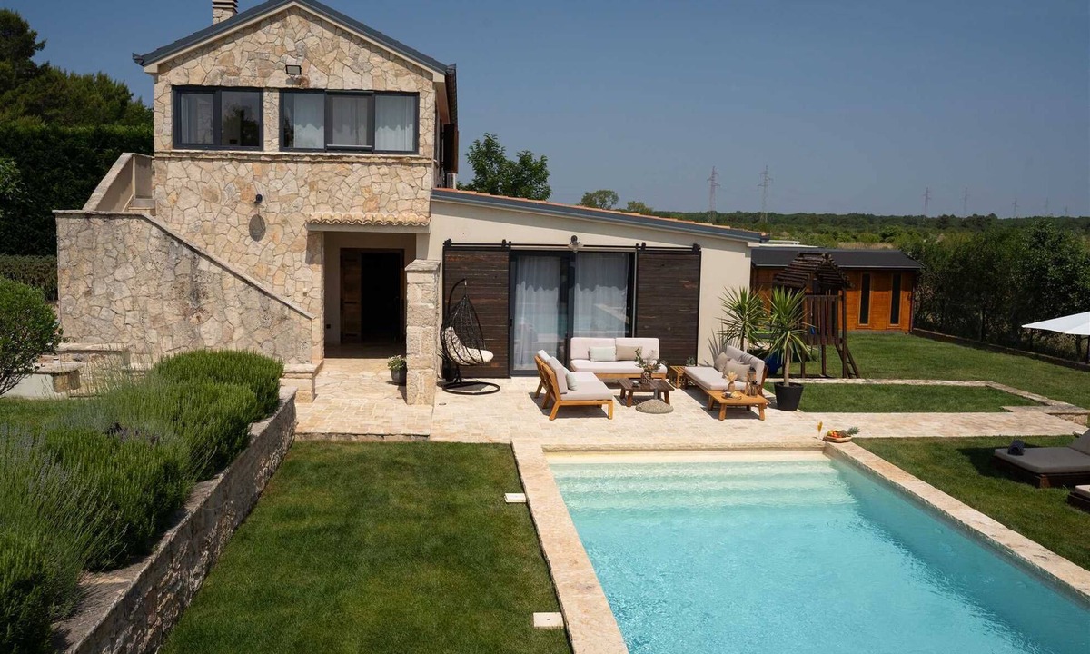 Biograd na Moru Villa | Luxury Villa Biograd with heated pool