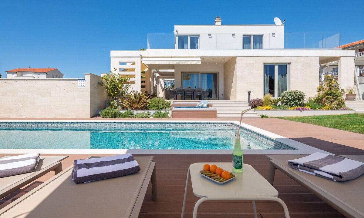 Primosten Burnji Villa | Luxury Villa Cinderella with Swimming Pool