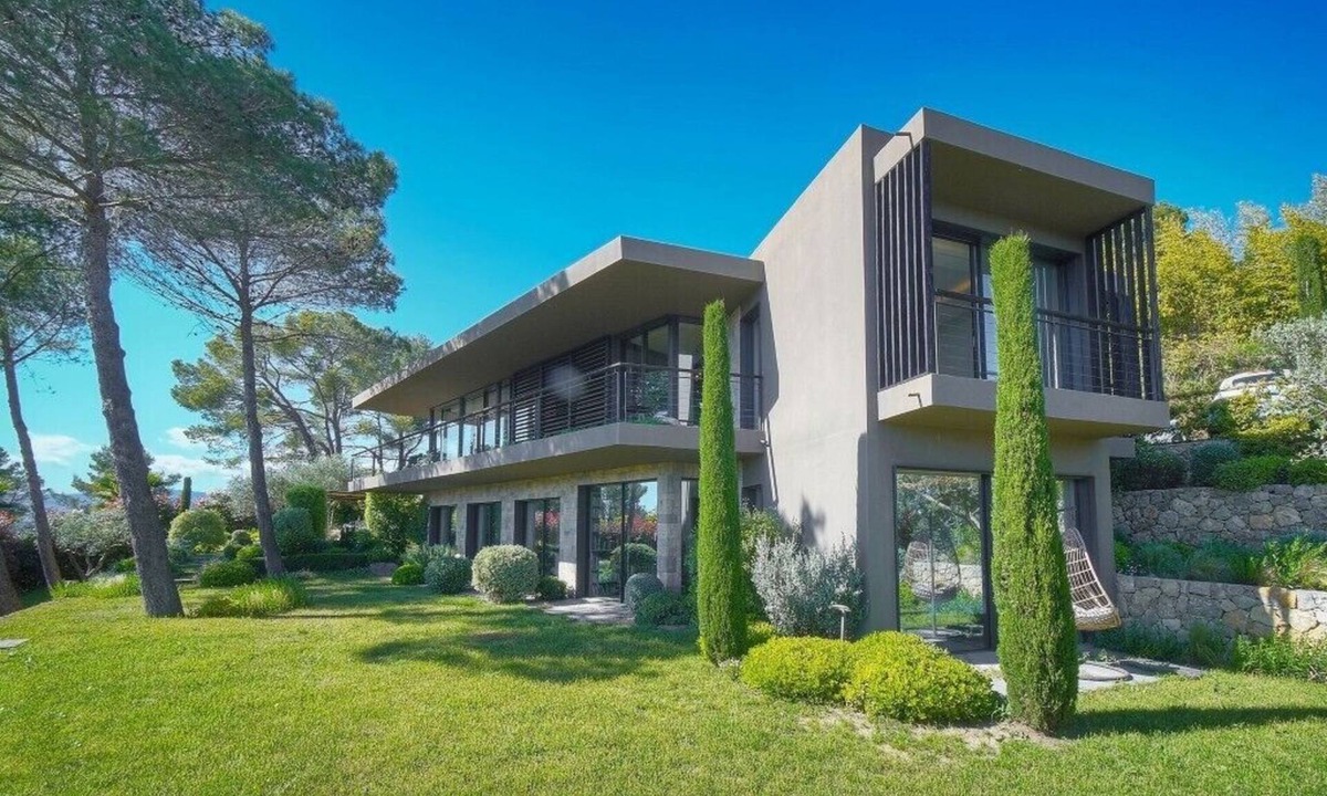 Mougins Town Centre Villa | Luxury Villa Contemporary