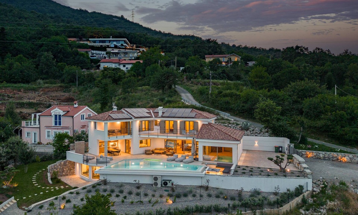 Bregi Villa | Luxury Villa Dana Indoor Pool and Sauna, Matulji, Croatia