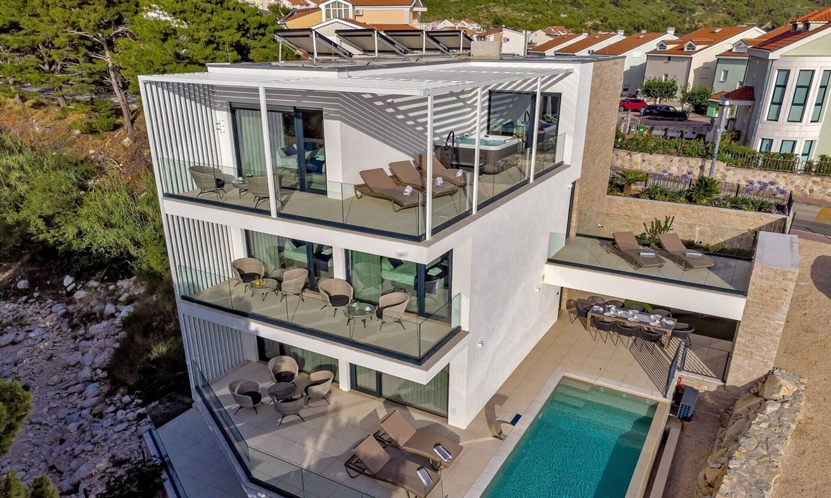 Promajna Villa | Luxury Villa Delight II – Promajna, Heated Pool