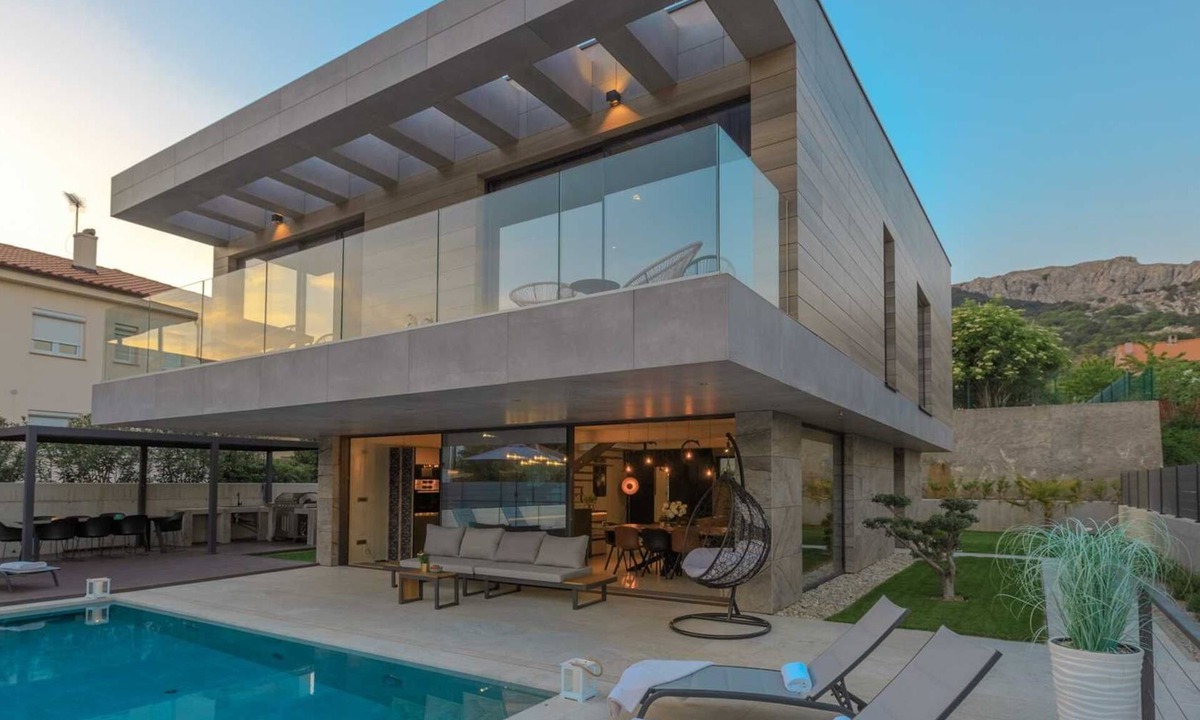 Jurandvor Villa | Luxury Villa Elite with heated pool, sauna, jacuzzi & gym