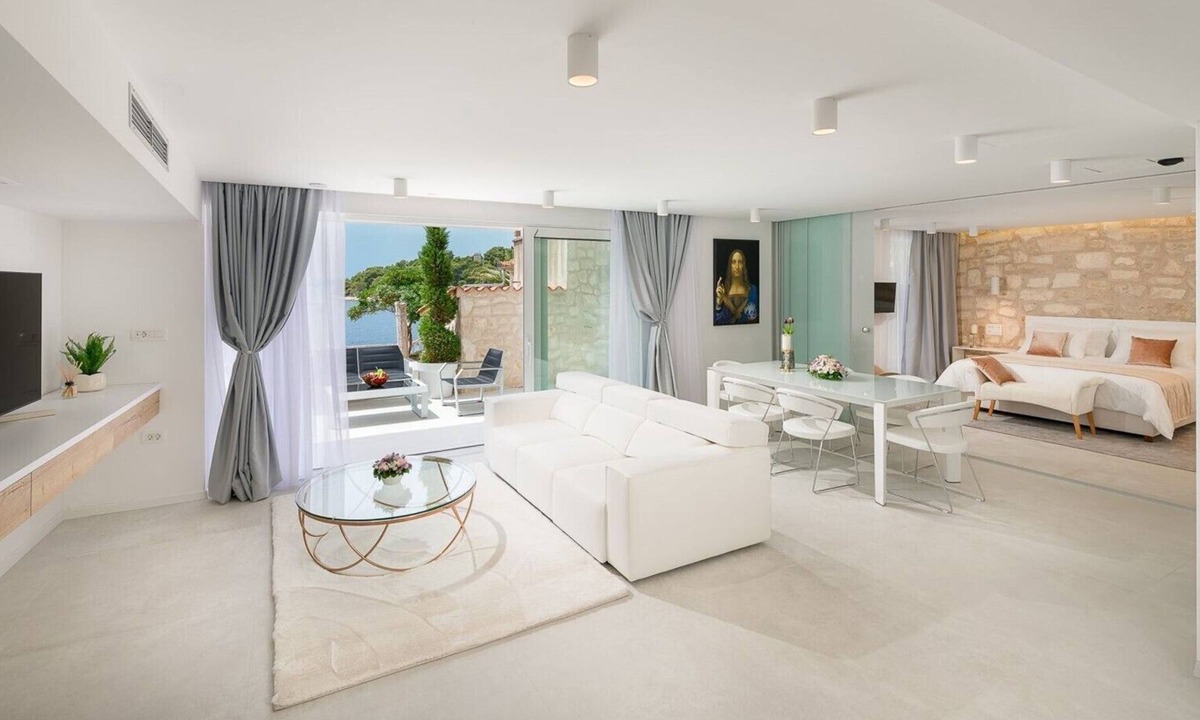Hvar Old Town Villa | Luxury villa Gariful with jacuzzi in centre of Hvar