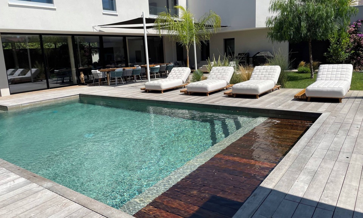 Perols Villa | Luxury villa heated pool jacuzzi sauna