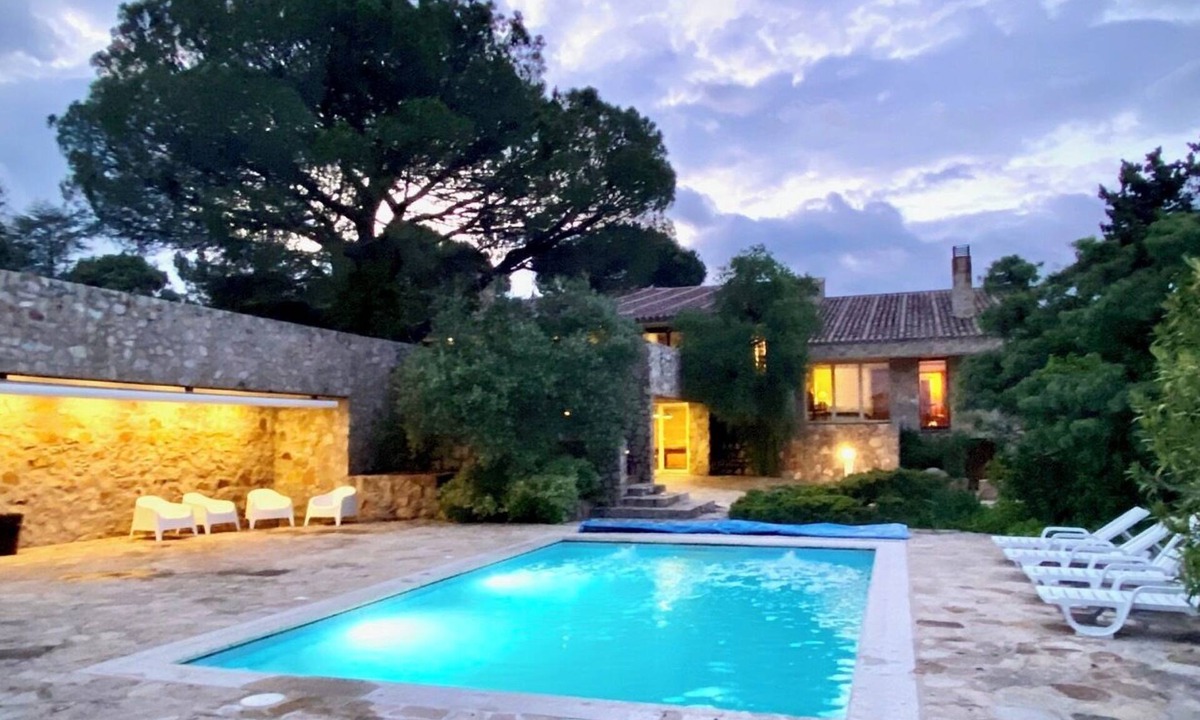 Valdemorillo Ski Chalet | Luxury villa in Paradise with swimming pool and gym overlooking the swamp