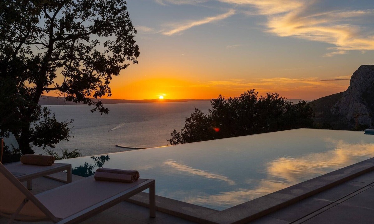 Borak Villa | Luxury Villa La Mirada