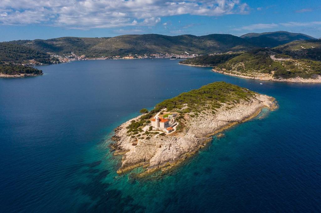 Cove Rogacic Villa | Luxury Villa Lighthouse Beyond