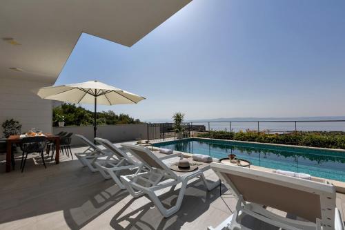 Krvavica Villa | Luxury villa Mae in Makarska, pool and gym