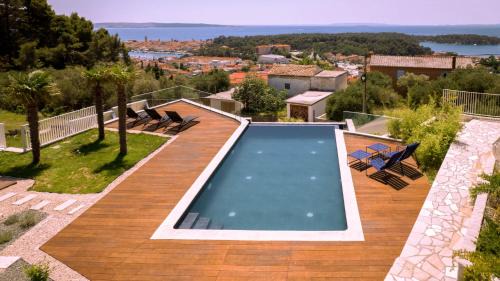 Palit Villa | Luxury villa Mar with infinity pool in Rab