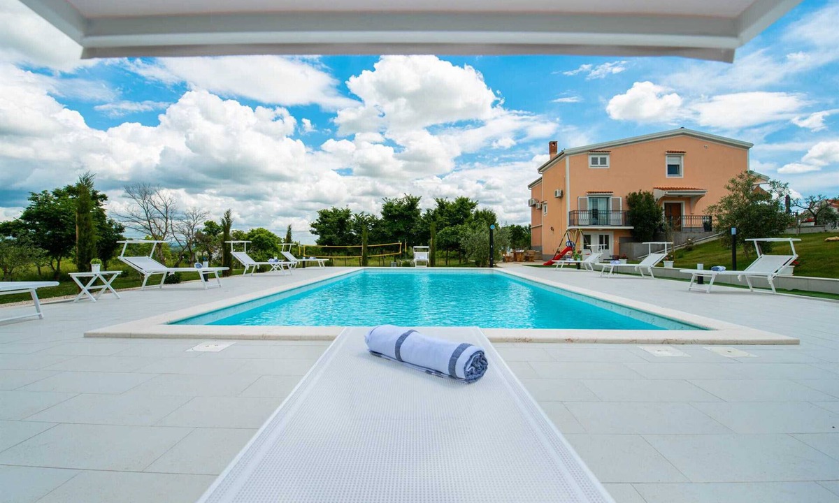 Suhovare Villa | Luxury Villa Maria with large pool and private garden